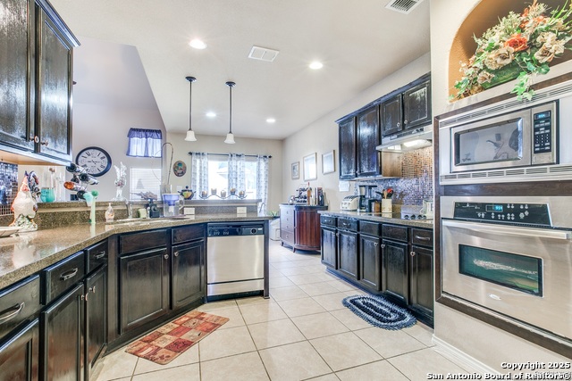 Image 21 of 42 For 10419 Avalon Ridge