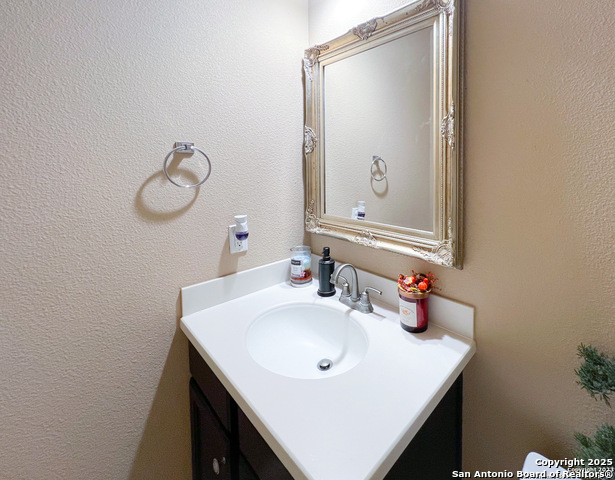 Image 33 of 42 For 10419 Avalon Ridge