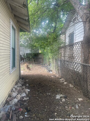 Listing photo id 1 for 2318 San Fernando