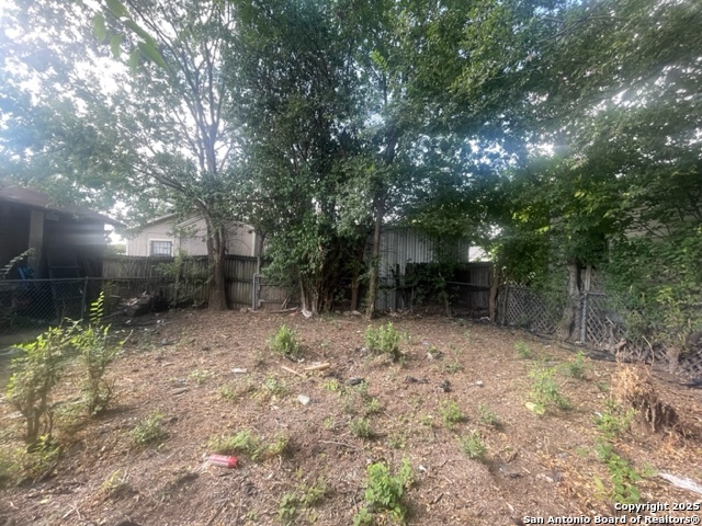 Listing photo id 2 for 2318 San Fernando