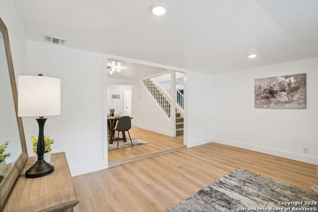 Image 17 of 40 For 6322 Dove Hill
