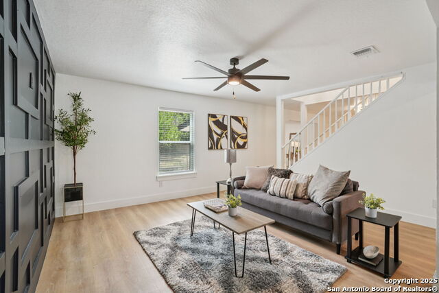 Image 5 of 40 For 6322 Dove Hill