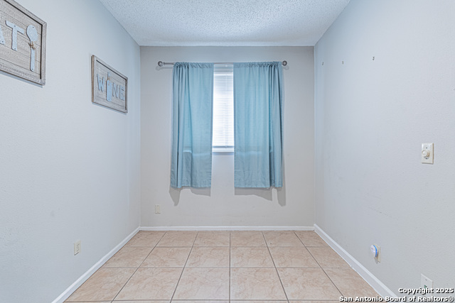 Image 15 of 44 For 6106 Vance Jackson  70