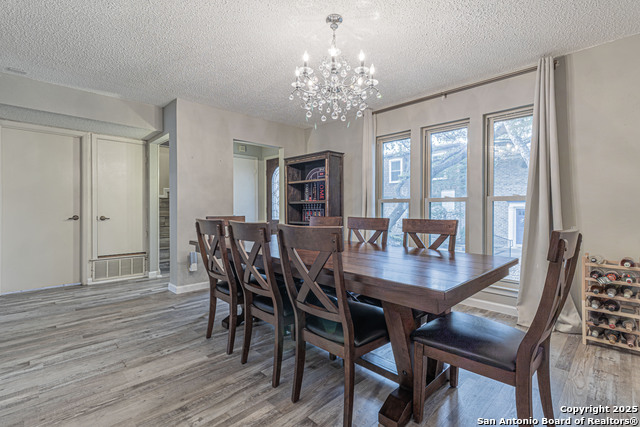 Image 9 of 44 For 6106 Vance Jackson  70