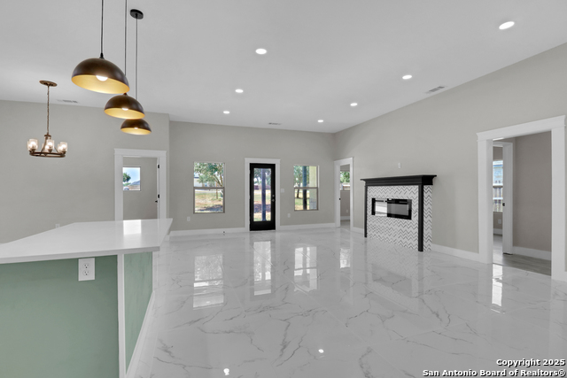 Image 13 of 46 For 185 Medium Meadow Dr E