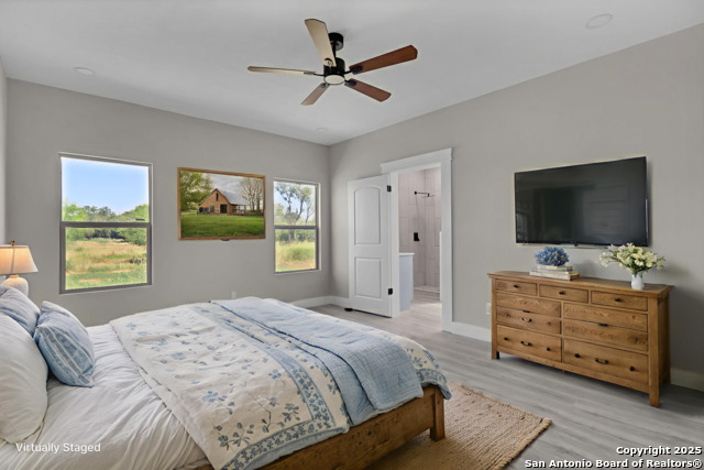 Image 21 of 46 For 185 Medium Meadow Dr E