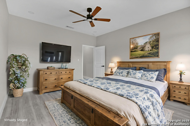 Image 23 of 46 For 185 Medium Meadow Dr E