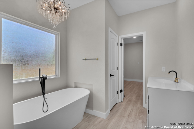 Image 26 of 46 For 185 Medium Meadow Dr E