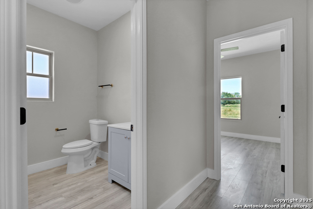 Image 33 of 46 For 185 Medium Meadow Dr E