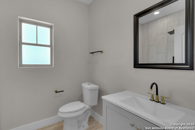 Image 34 of 46 For 185 Medium Meadow Dr E