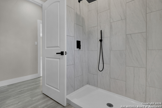 Image 35 of 46 For 185 Medium Meadow Dr E