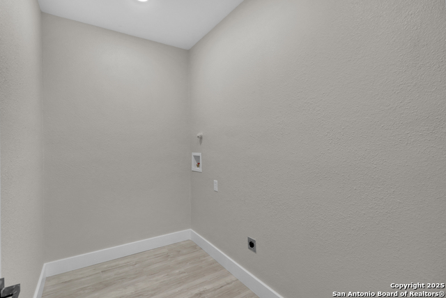 Image 39 of 46 For 185 Medium Meadow Dr E