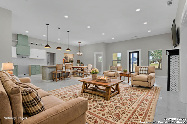 Image 7 of 46 For 185 Medium Meadow Dr E