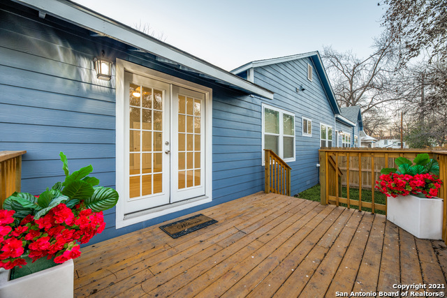 Listing photo id 33 for 422 Woodlawn Ave E
