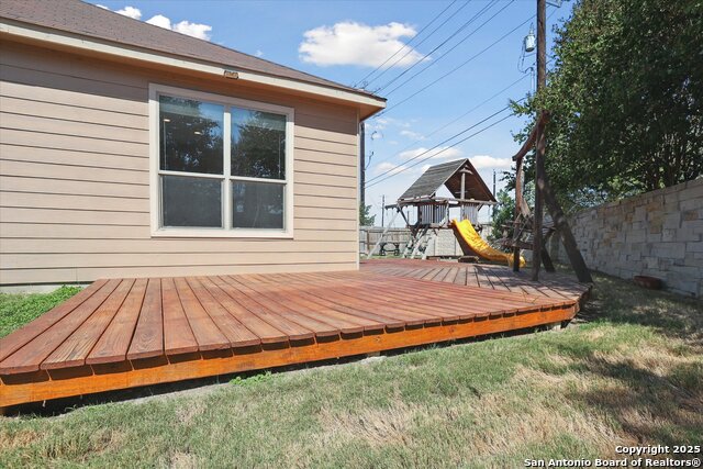 Image 28 of 32 For 15403 Delta Pt