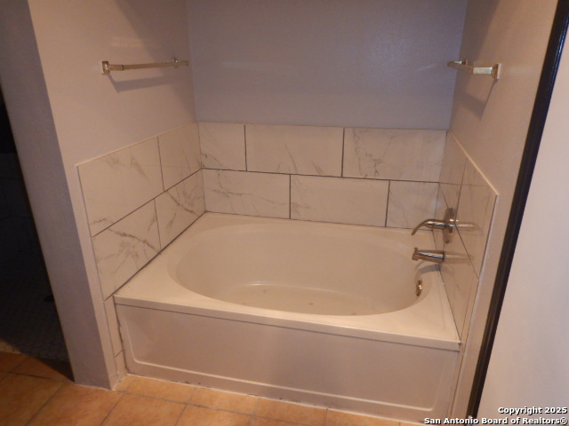 Image 2 of 42 For 2533 Montebello