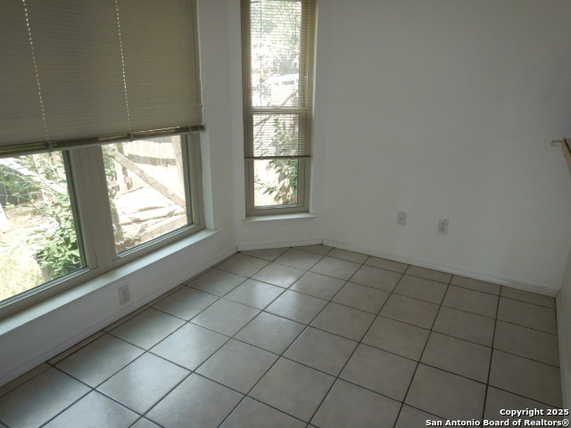 Image 30 of 42 For 2533 Montebello