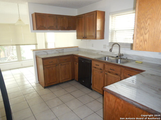 Image 31 of 42 For 2533 Montebello