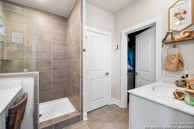 Image 16 of 30 For 8851 Oakland #14