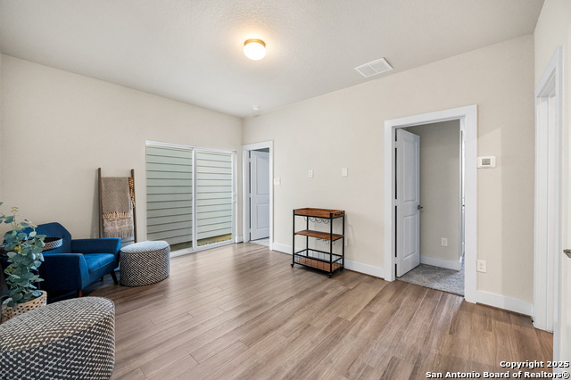 Image 20 of 30 For 8851 Oakland #14