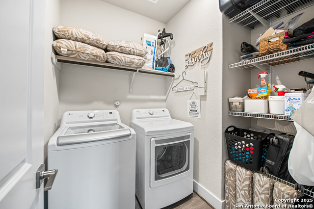 Image 26 of 30 For 8851 Oakland #14