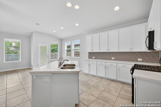 Listing photo id 8 for 10531 Tranquille