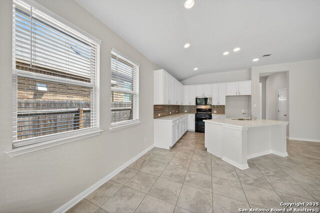 Listing photo id 10 for 10531 Tranquille