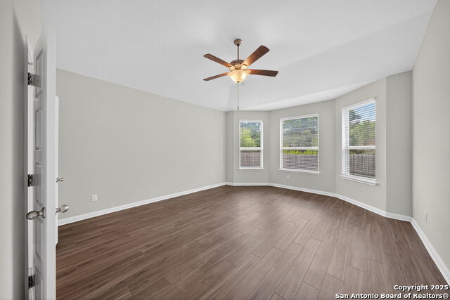 Listing photo id 13 for 10531 Tranquille