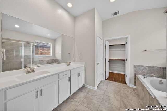 Listing photo id 15 for 10531 Tranquille