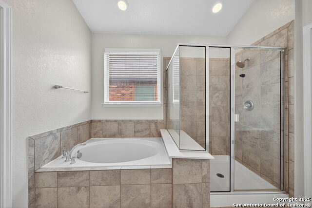 Listing photo id 16 for 10531 Tranquille