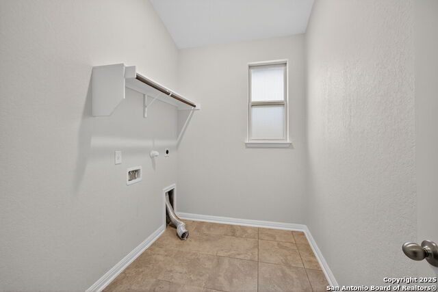 Listing photo id 21 for 10531 Tranquille