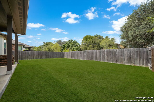 Listing photo id 22 for 10531 Tranquille