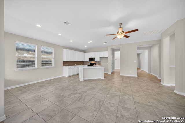 Listing photo id 5 for 10531 Tranquille