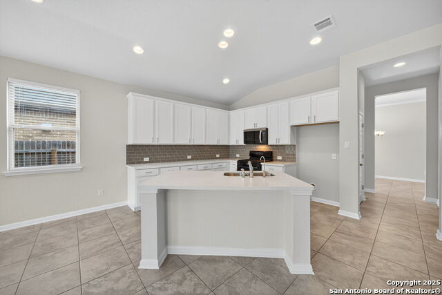 Listing photo id 6 for 10531 Tranquille