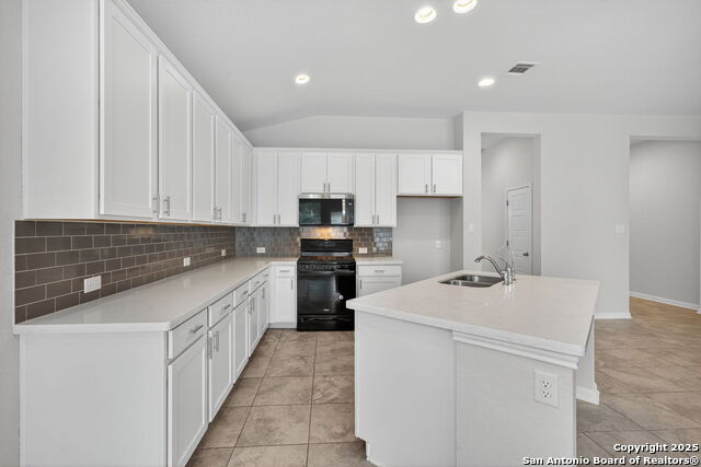 Listing photo id 7 for 10531 Tranquille