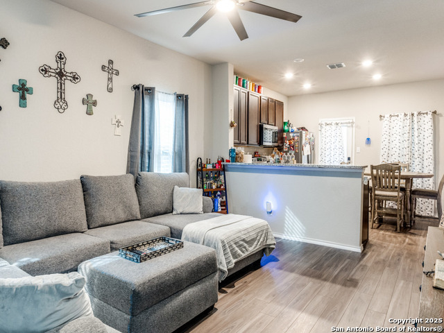 Listing photo id 4 for 10427 Beachball