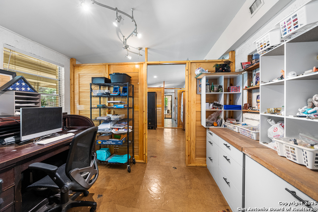 Listing photo id 24 for 31604 Rice
