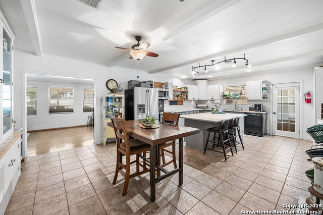 Listing photo id 1 for 31604 Rice