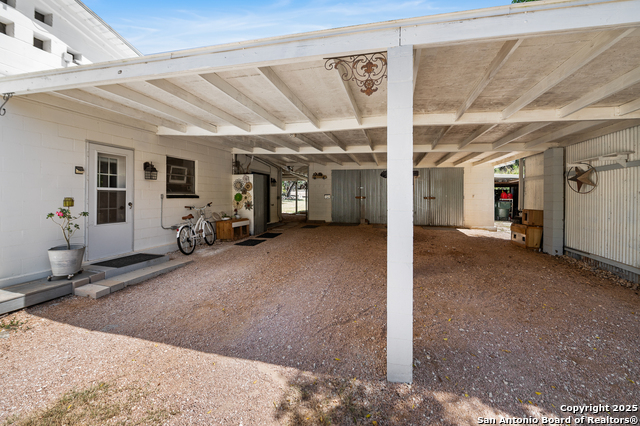 Listing photo id 33 for 31604 Rice