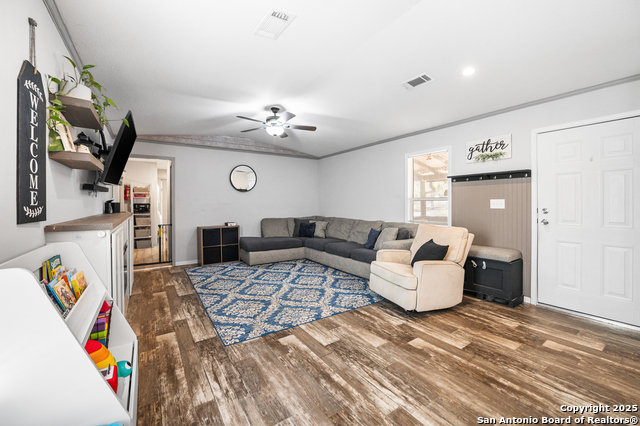 Listing photo id 43 for 31604 Rice