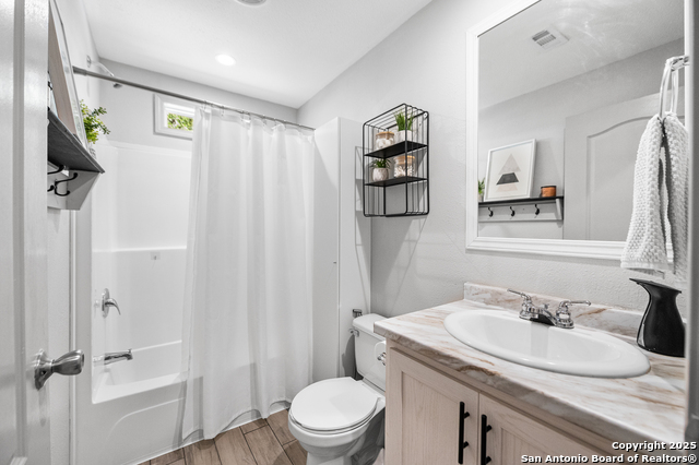 Listing photo id 54 for 31604 Rice