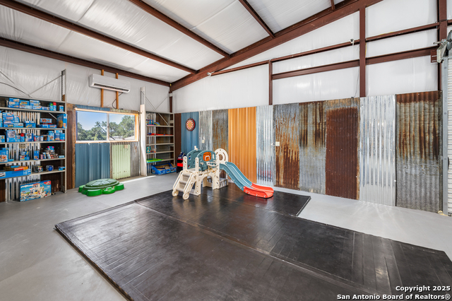 Listing photo id 70 for 31604 Rice