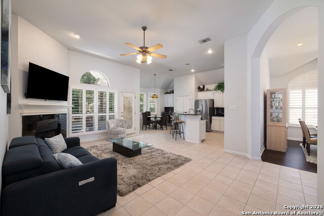 Image 12 of 23 For 914 Grassy Mdw