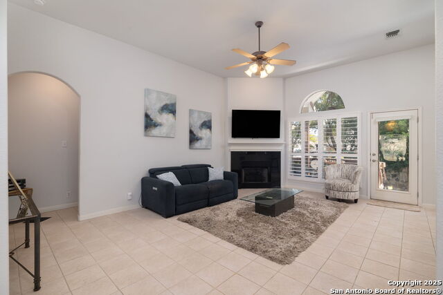 Image 13 of 23 For 914 Grassy Mdw