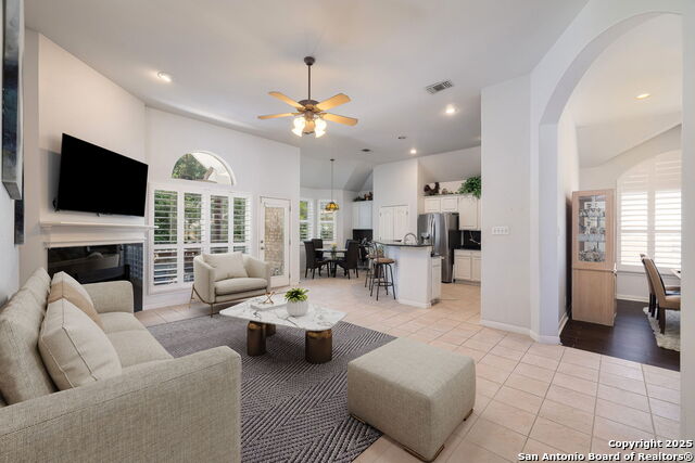 Image 9 of 23 For 914 Grassy Mdw