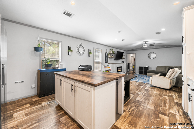 Listing photo id 47 for 31604 Rice