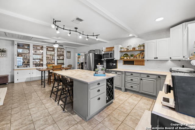 Listing photo id 3 for 31604 Rice