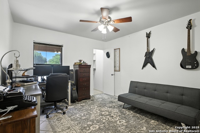 Listing photo id 25 for 16414 Bulverde Pt