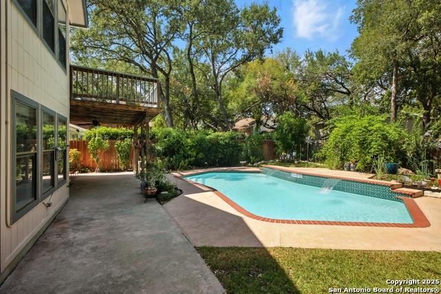 Listing photo id 34 for 16414 Bulverde Pt