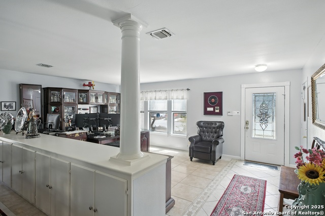 Listing photo id 2 for 16414 Bulverde Pt